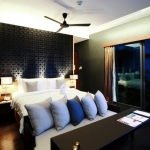 re_ocean-front-villa-bedroom