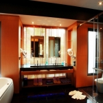 re_pool-villa-bath-room