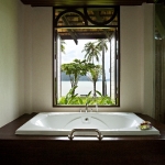 020_deluxe-beachfront-villa-bath-room-the-vijitt-resort-phuk
