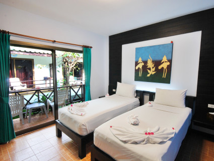 Ark Bar Beach Resort